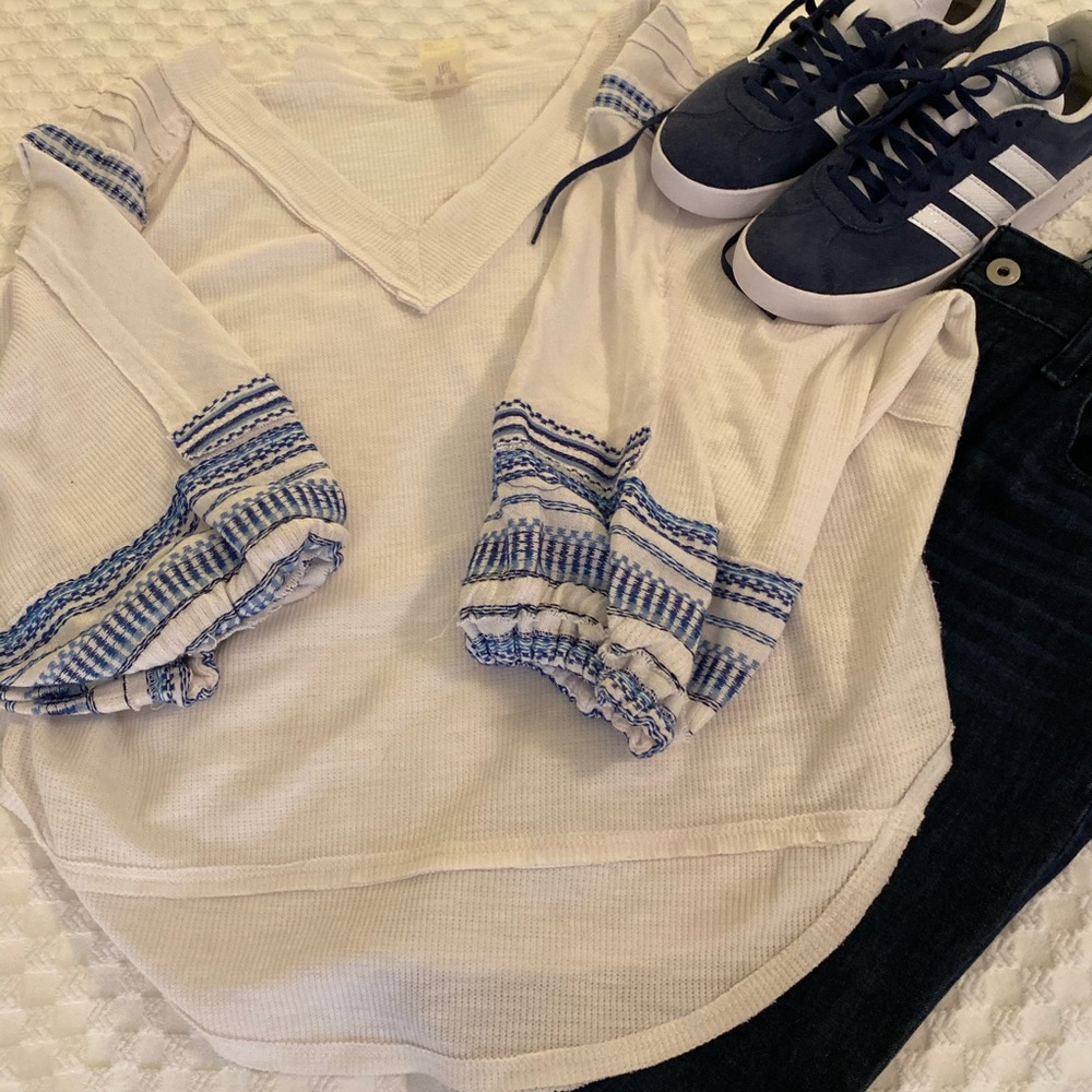 Xs We the Free top